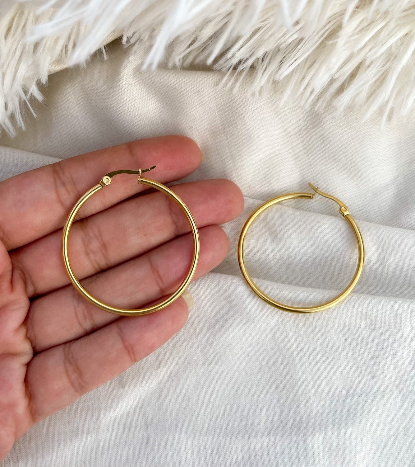 Classic Golden Hoops ( Medium )