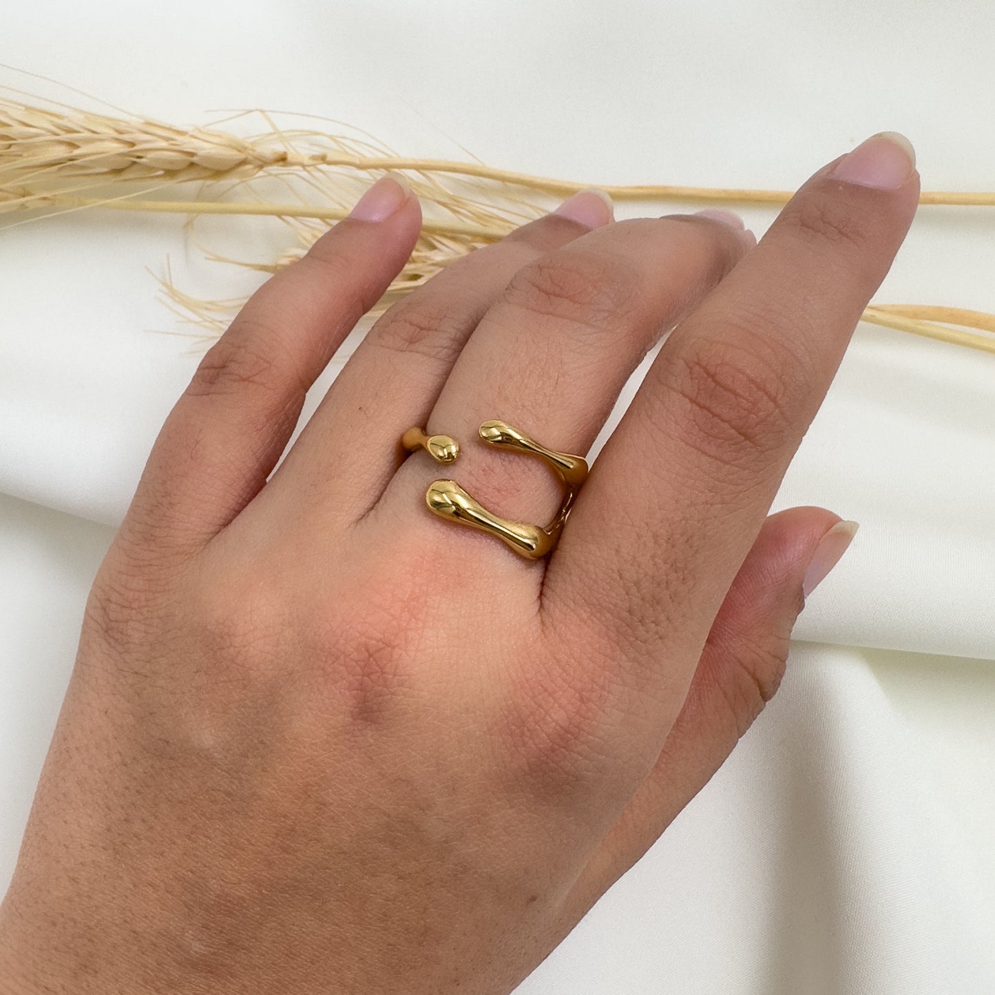 Iza Ring